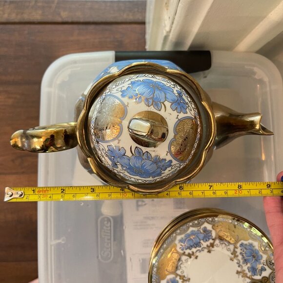 Ornate Gold Blue and White Teapot with 6 Matching Tea Plates - Picture 16 of 16